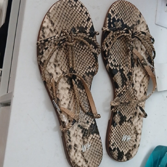 H&M Shoes - H&M Snakeskin Pattern Sandals - Tan